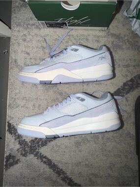 NWB Jordan Flight Low-Top Sneakers in Light Lavender and Cream